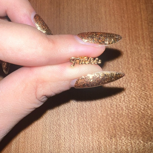 SFK x STUDS Collab - single earring - Picture 2 of 5